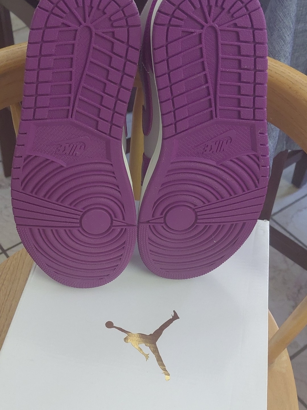 Brand New Jordan 1 Women's High-Top Sneakers in Purple&Light Gray - Picture 5 of 6